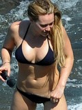 Hilary duff flashes pubis